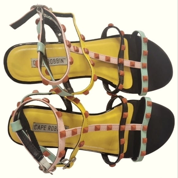 Cape Robbin Alexa-1 Studded Detailing Dual Buckle Patent Leather Sandals Sz 8 - Picture 3 of 7